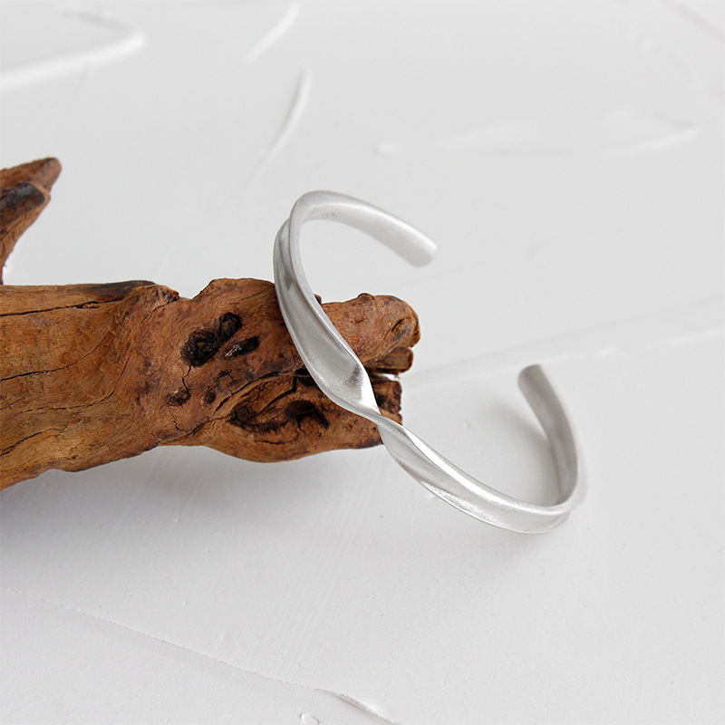 Twisted 925 Sterling Silver Women's Bracelet – White Gold Personality Jewelry