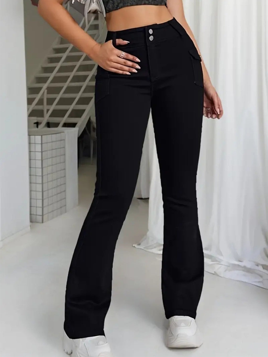 Women’s Low-Rise Flared Jeans – Slim Fit Stretch Denim Pants for Modern Casual Style