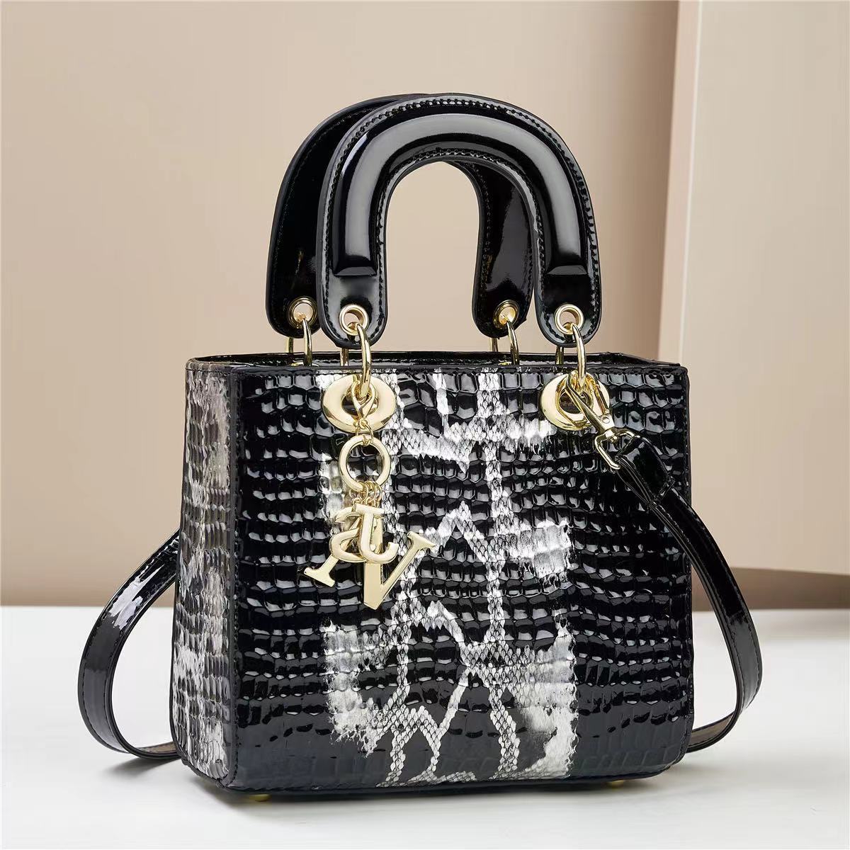 Women’s PU Leather Shoulder Bag – Stylish Messenger Handbag