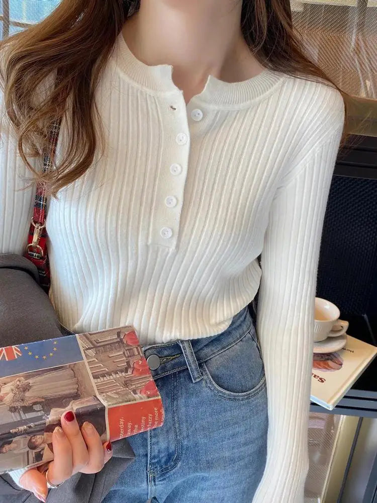 Women’s O-Neck Slim Knit Sweater | Button Detail Pullover