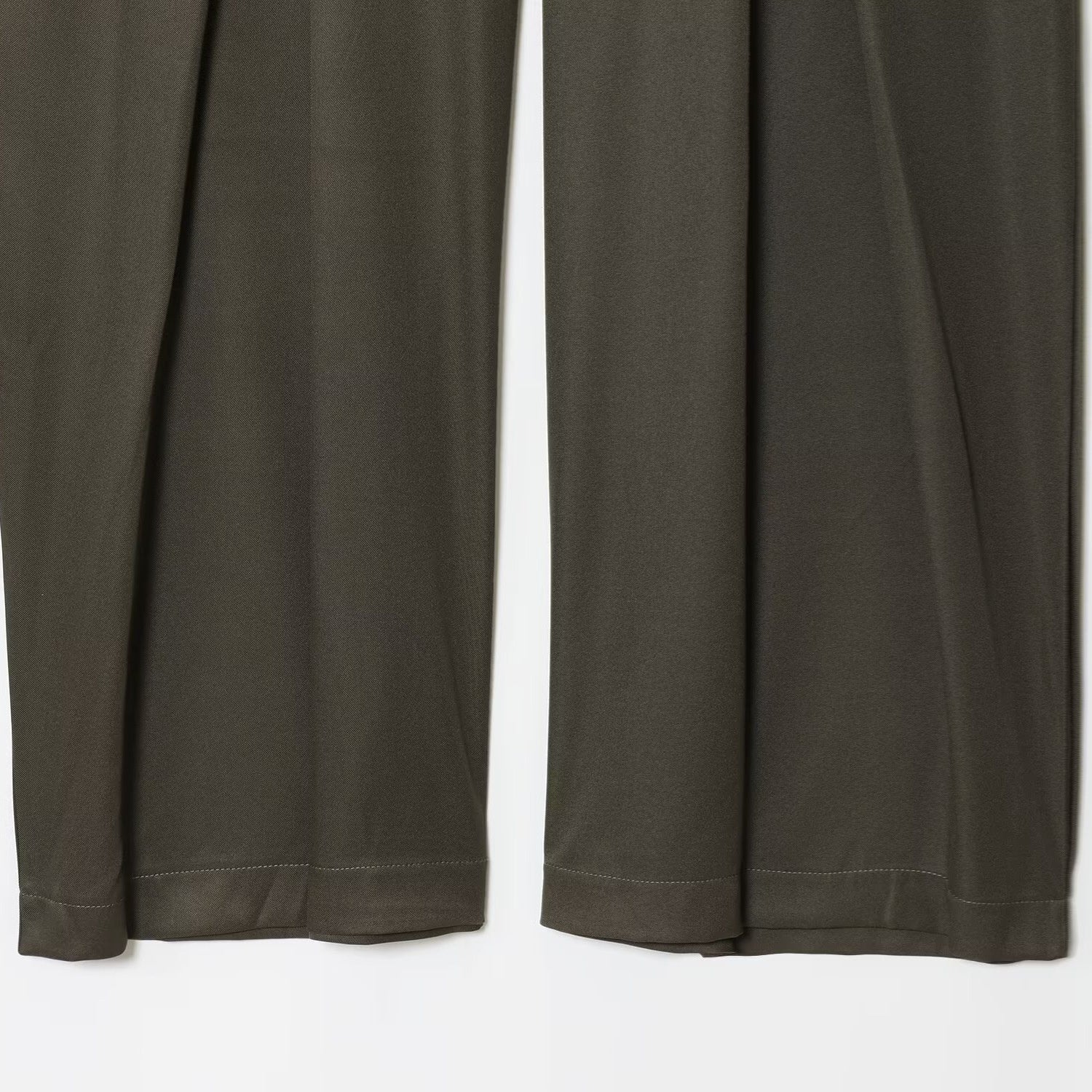 Women’s Loose Fit Pleated Trousers – Casual Street Style