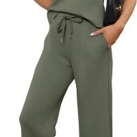 Two Piece Sets for Women Summer Outfits Lounge Sets Mock Neck Tops Wide Leg Crop Pants Vacation Travel Outfits